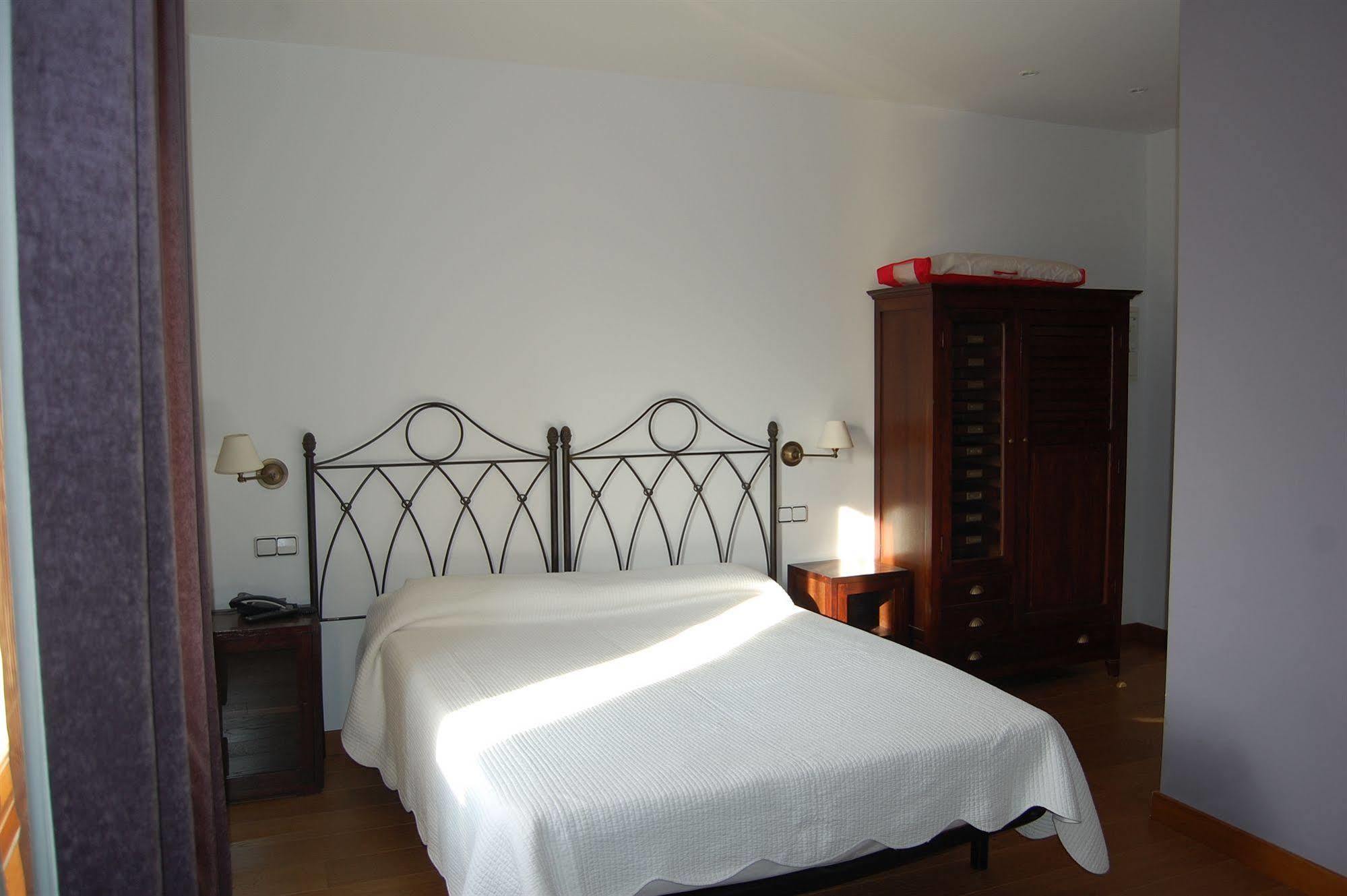 Hotel Moli De La Torre Bigues I Riells Exteriér fotografie